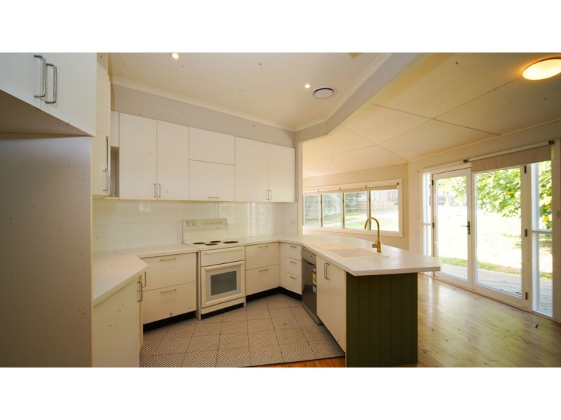 87 Mitchelmore Street, Turvey Park NSW 2650