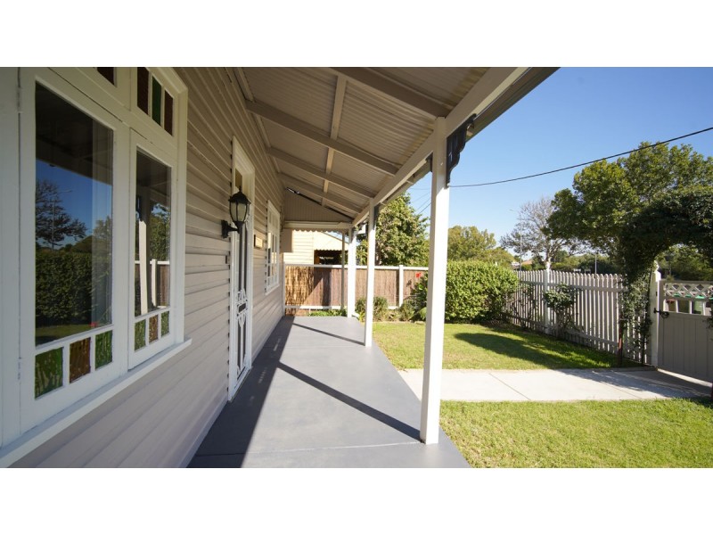 10 Travers Street, Wagga Wagga NSW 2650