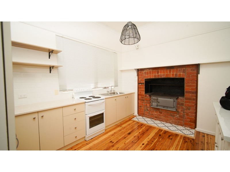 10 Travers Street, Wagga Wagga NSW 2650