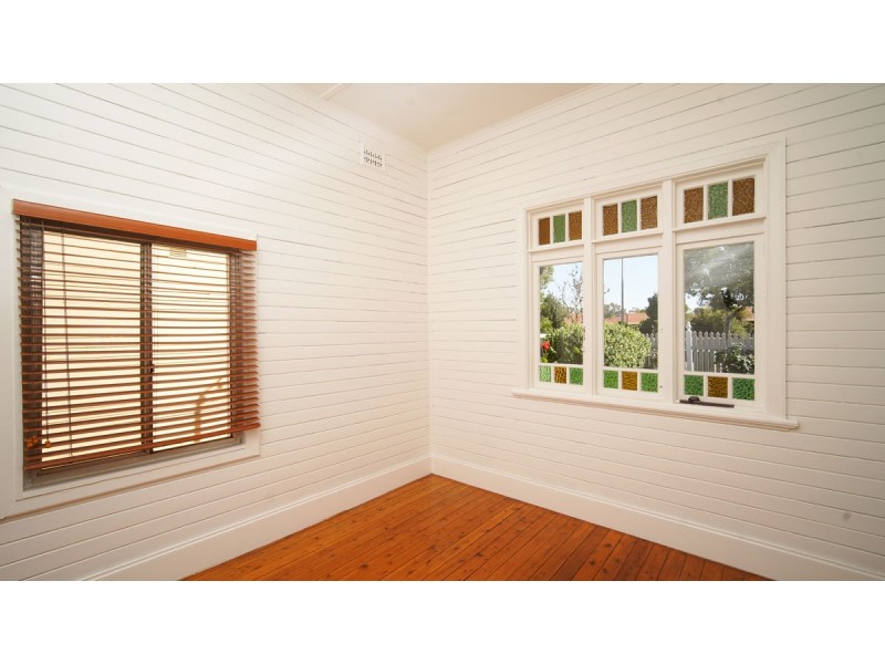 10 Travers Street, Wagga Wagga NSW 2650