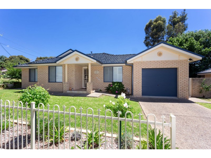 1/1 Post Place, Lake Albert NSW 2650