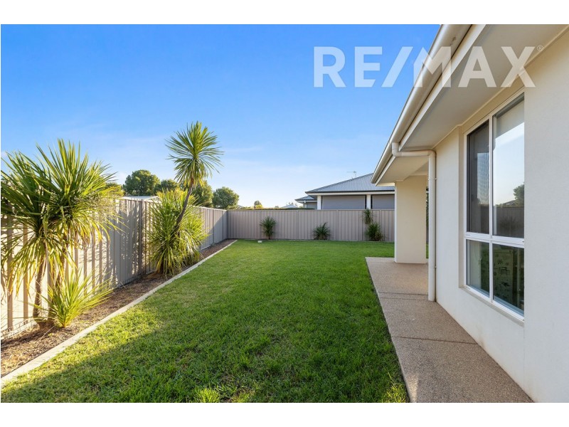 40 Bradman Drive, Boorooma NSW 2650