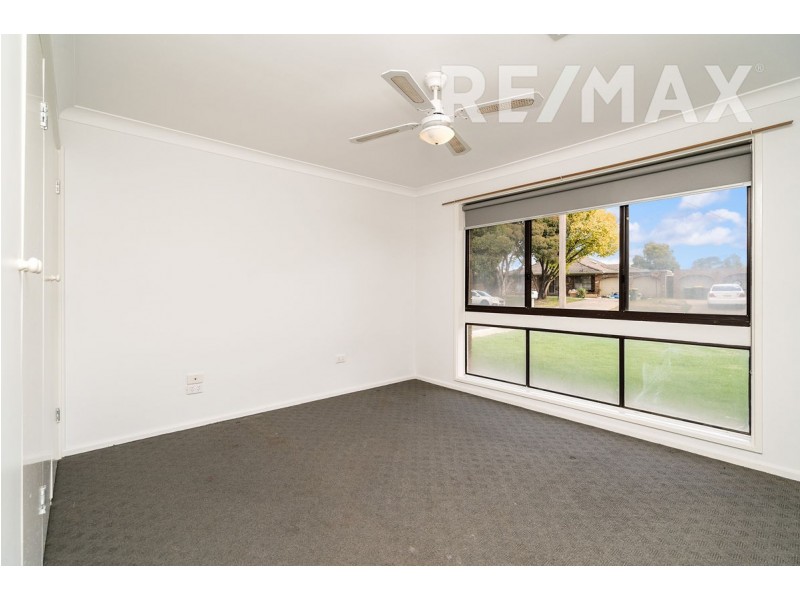 7 Nandina Avenue, Lake Albert NSW 2650