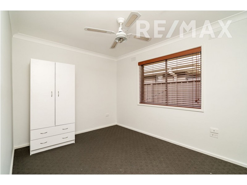 7 Nandina Avenue, Lake Albert NSW 2650