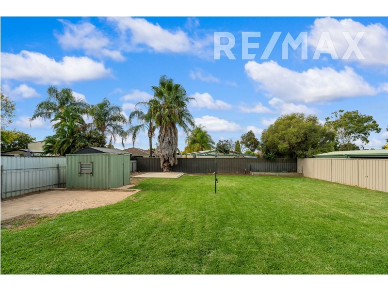 7 Nandina Avenue, Lake Albert NSW 2650