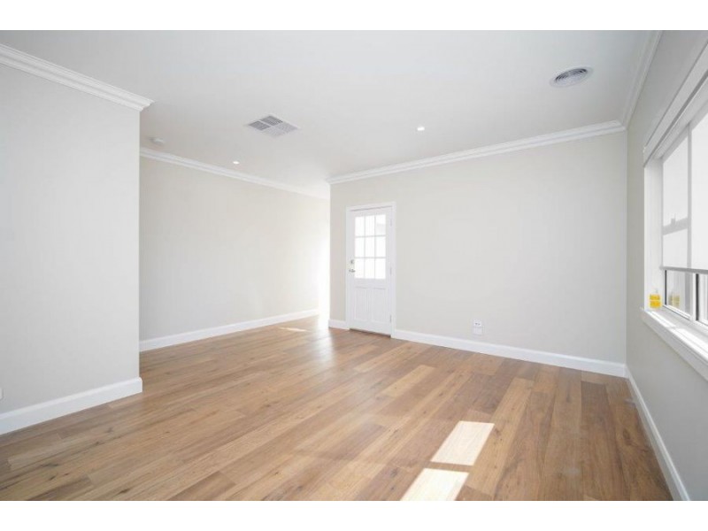 1/56 Collins Street, Turvey Park NSW 2650