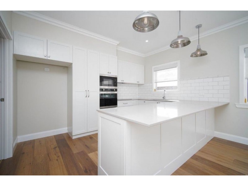 1/56 Collins Street, Turvey Park NSW 2650