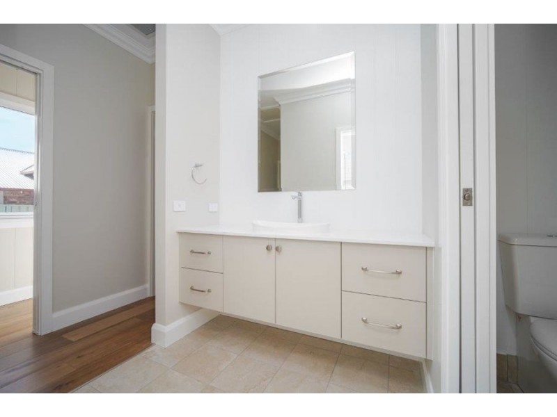 1/56 Collins Street, Turvey Park NSW 2650