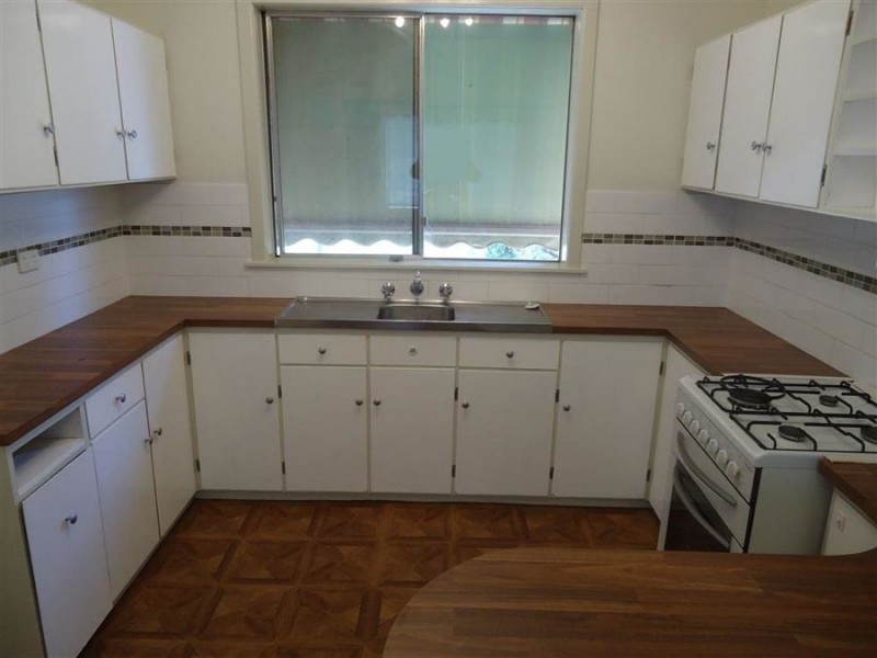73 Tichborne Crescent, Kooringal NSW 2650