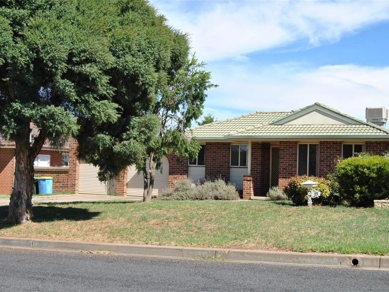 15 Canola Place, Estella NSW 2650