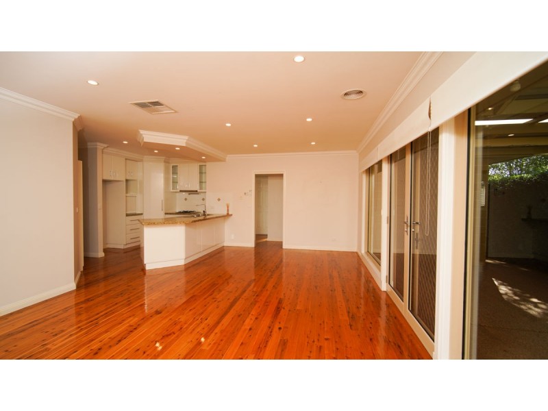 2/37 Lindsay Street, Turvey Park NSW 2650