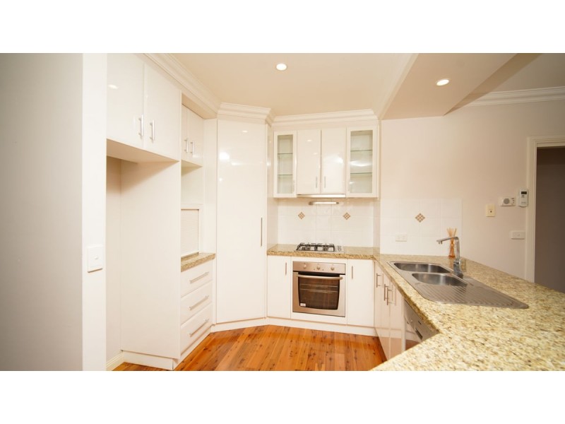 2/37 Lindsay Street, Turvey Park NSW 2650