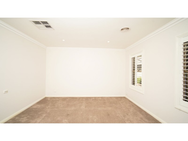 2/37 Lindsay Street, Turvey Park NSW 2650