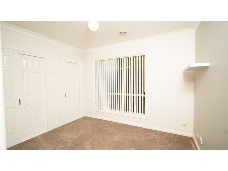 2/37 Lindsay Street, Turvey Park NSW 2650