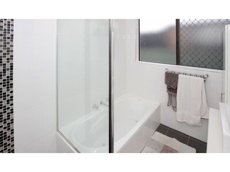 59 Vincent Road, Lake Albert NSW 2650