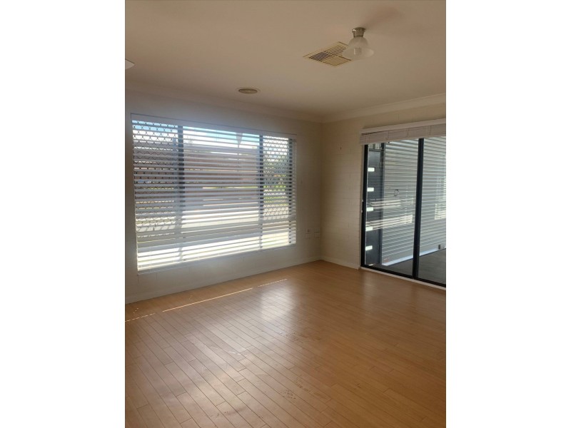 59 Vincent Road, Lake Albert NSW 2650