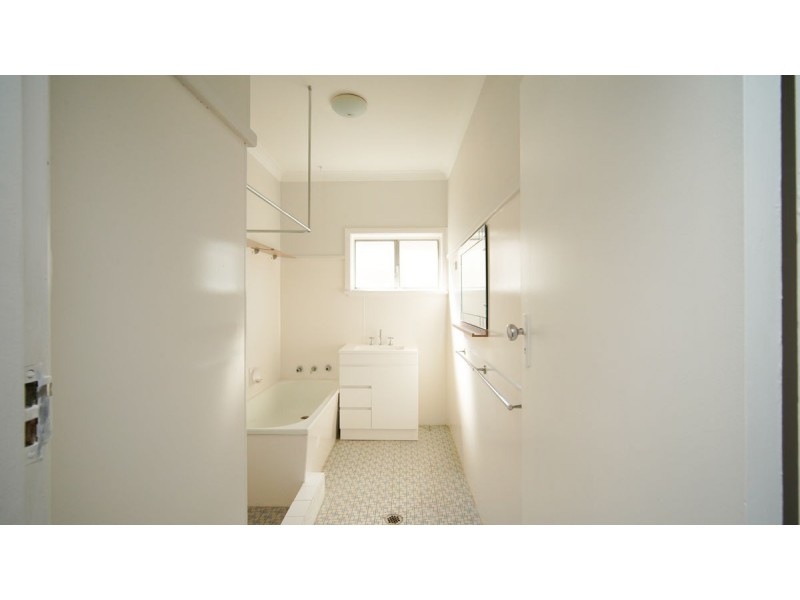 502 Kooringal Road, Lake Albert NSW 2650