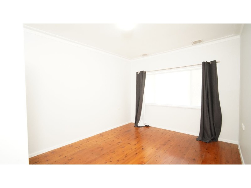 502 Kooringal Road, Lake Albert NSW 2650