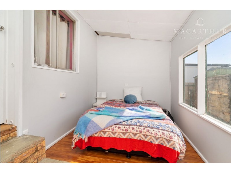 25 Leavenworth Drive, Mount Austin NSW 2650