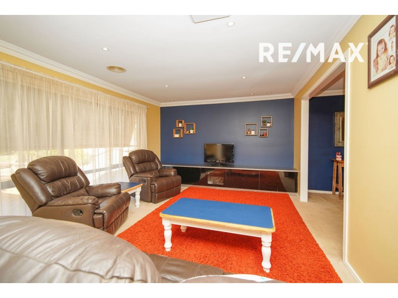 4 Lincoln Avenue, Tolland NSW 2650