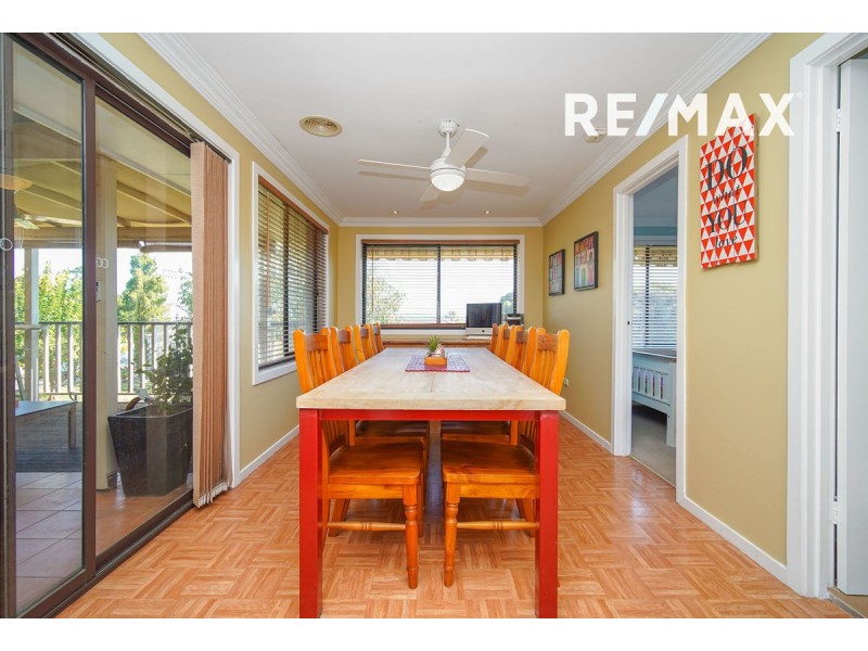 4 Lincoln Avenue, Tolland NSW 2650