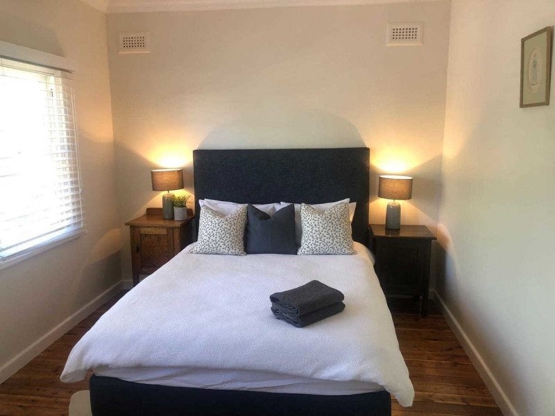 27 Mair Street, Turvey Park NSW 2650