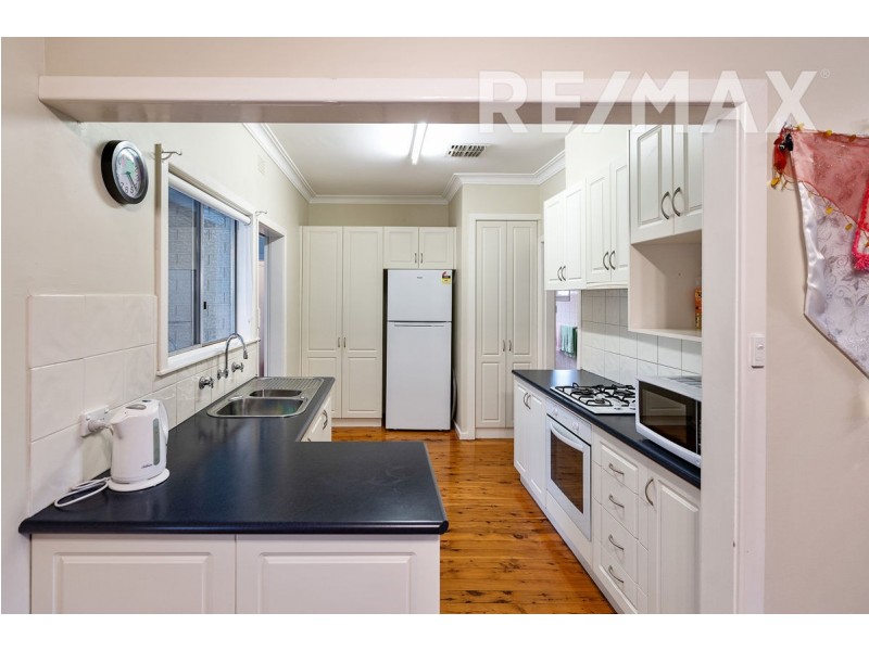 48 Ceduna Street, Mount Austin NSW 2650