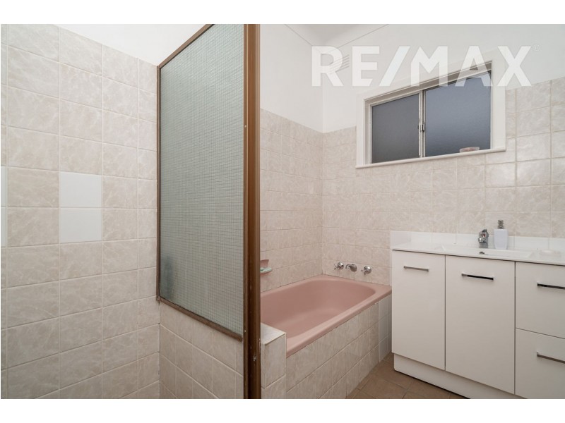 48 Ceduna Street, Mount Austin NSW 2650