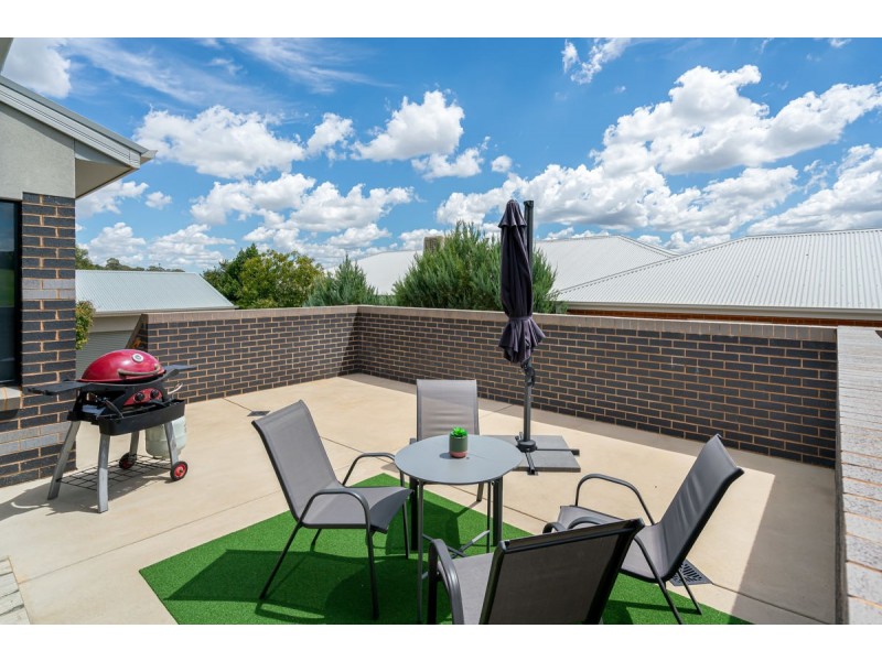 8A Balala Crescent, Bourkelands NSW 2650