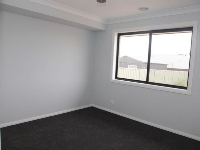 2/5 Wollemi Street, Forest Hill NSW 2651