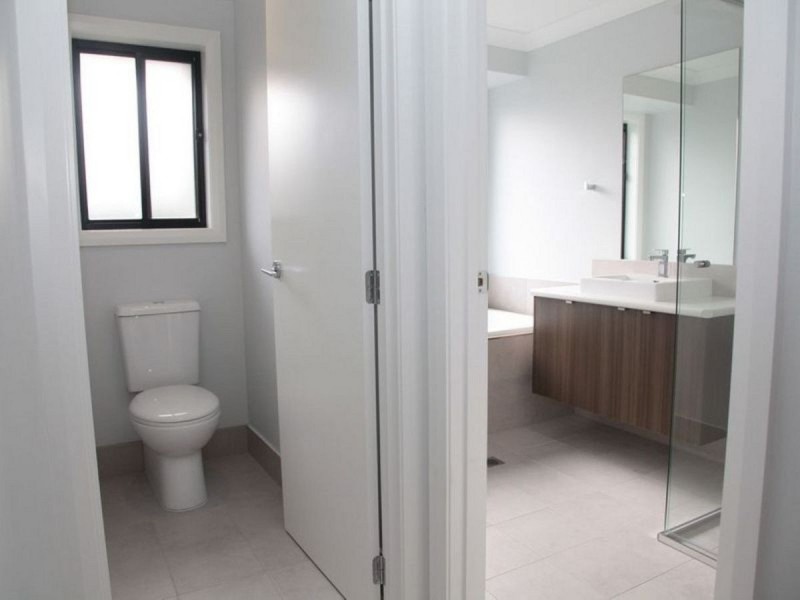 2/5 Wollemi Street, Forest Hill NSW 2651