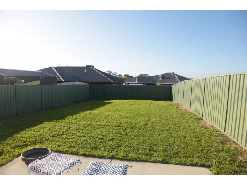 2/5 Wollemi Street, Forest Hill NSW 2651