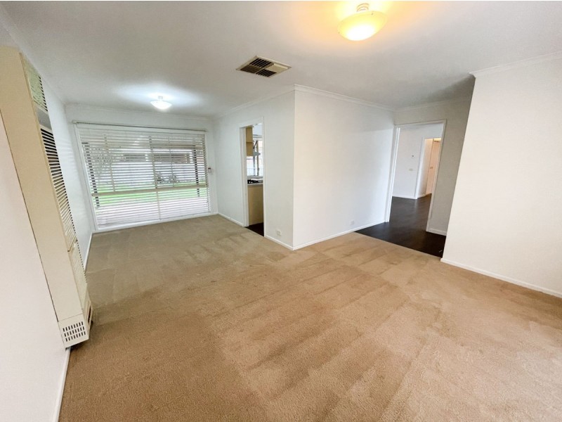 12 Cooba Place, Estella NSW 2650