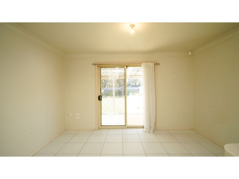 32 Karoom Drive, Glenfield Park NSW 2650