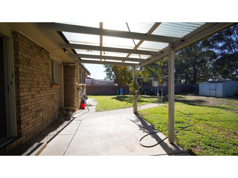 32 Karoom Drive, Glenfield Park NSW 2650