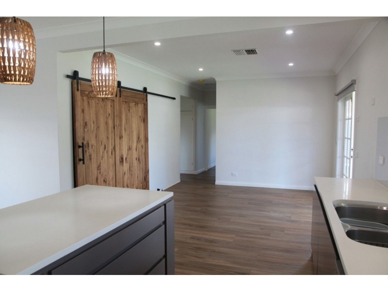 38 Lindsay Street, Turvey Park NSW 2650