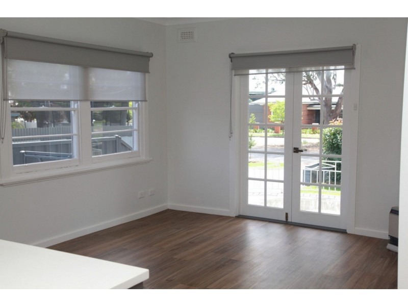 38 Lindsay Street, Turvey Park NSW 2650