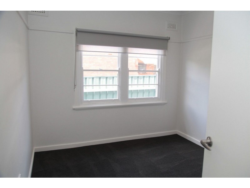 38 Lindsay Street, Turvey Park NSW 2650