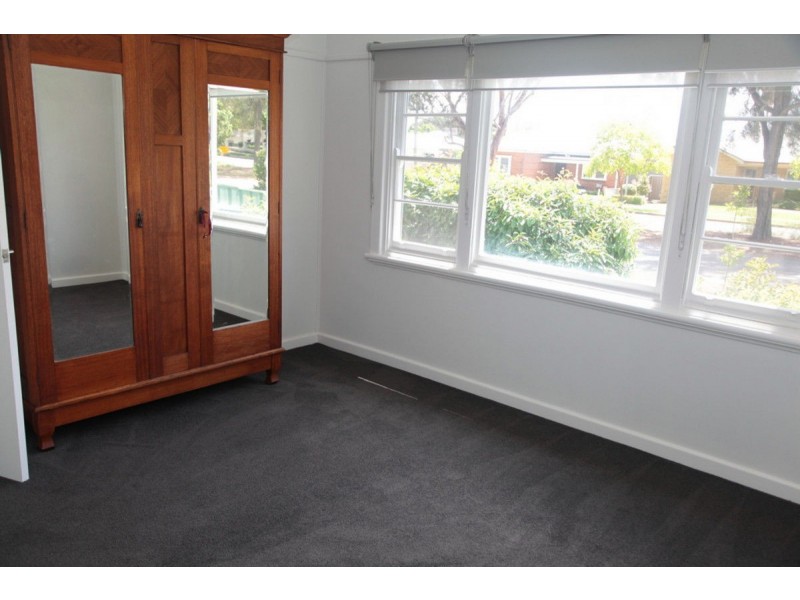 38 Lindsay Street, Turvey Park NSW 2650