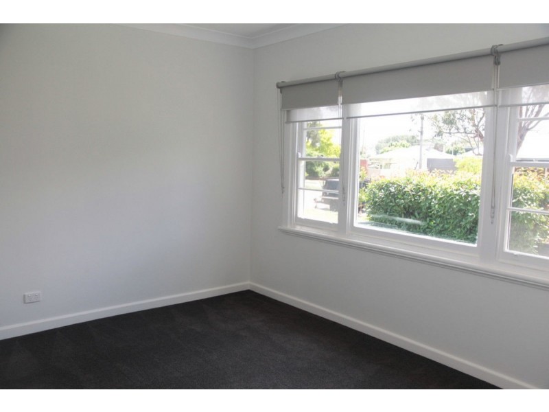 38 Lindsay Street, Turvey Park NSW 2650