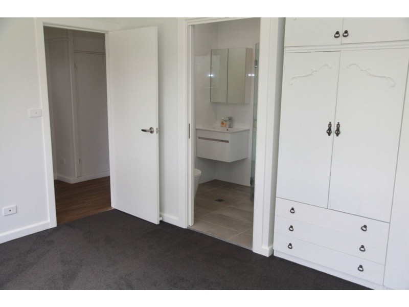 38 Lindsay Street, Turvey Park NSW 2650