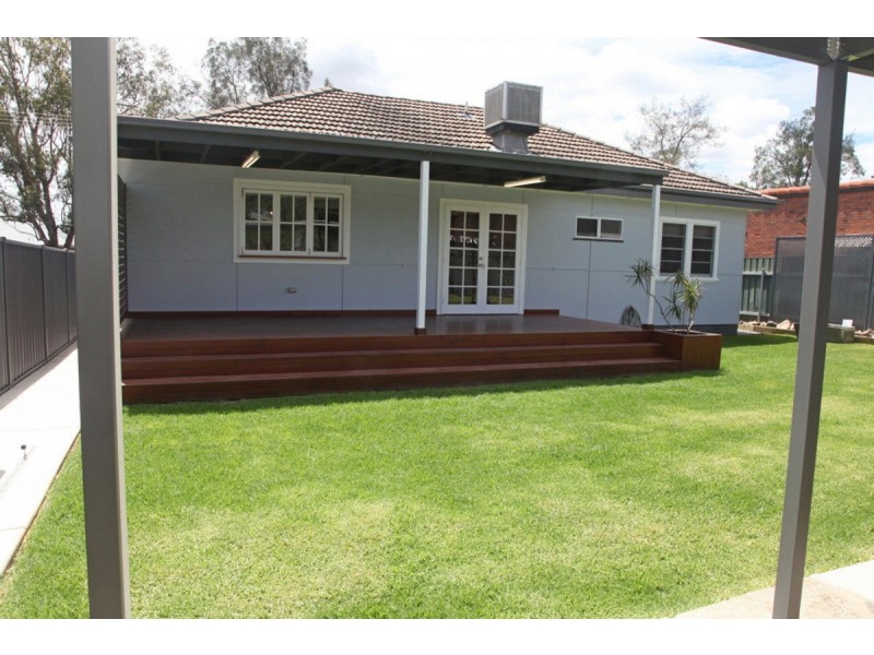 38 Lindsay Street, Turvey Park NSW 2650
