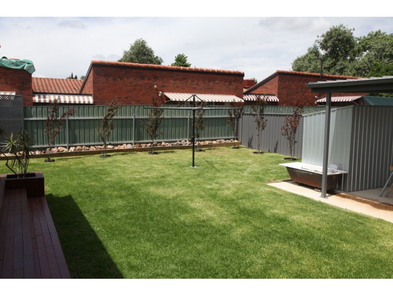 38 Lindsay Street, Turvey Park NSW 2650