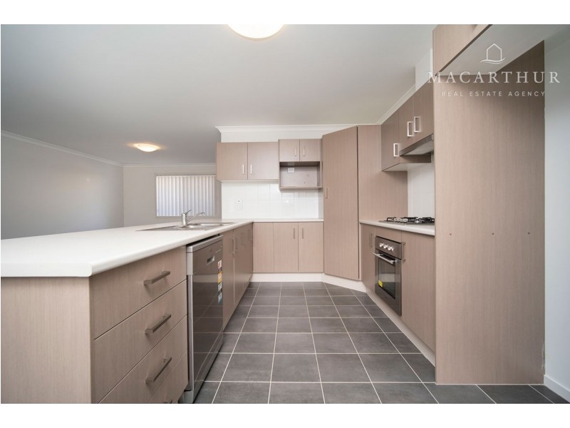 1 Hazelwood Drive, Forest Hill NSW 2651