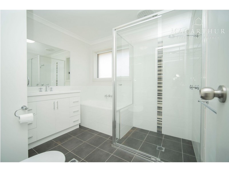 1 Hazelwood Drive, Forest Hill NSW 2651