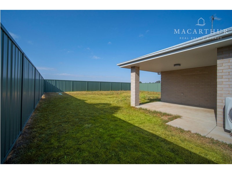 1 Hazelwood Drive, Forest Hill NSW 2651