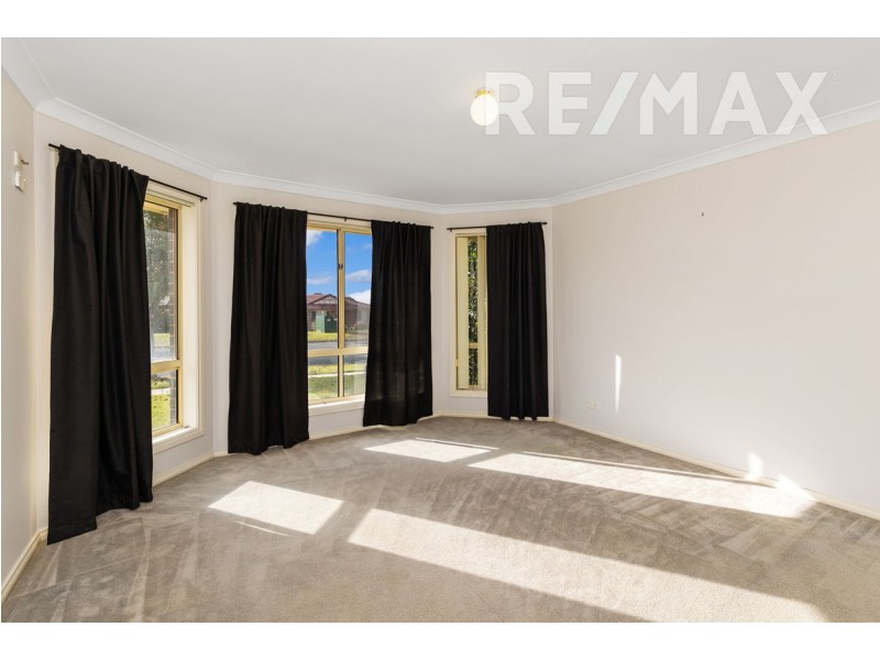 1 Kamaroo Court, Glenfield Park NSW 2650