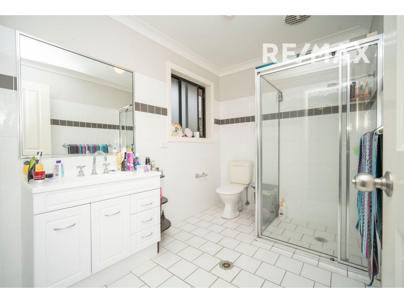 22 Womboin Crescent, Glenfield Park NSW 2650