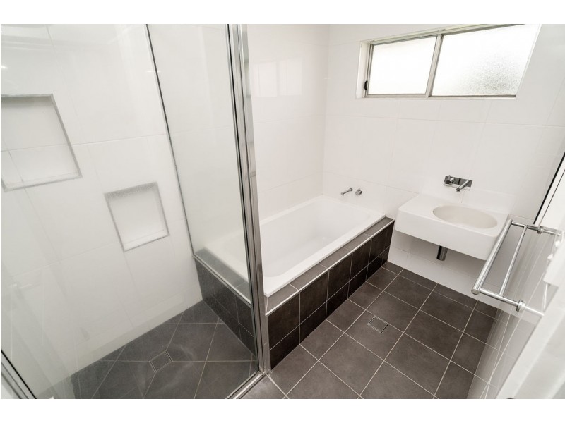 7 Nandina Avenue, Lake Albert NSW 2650