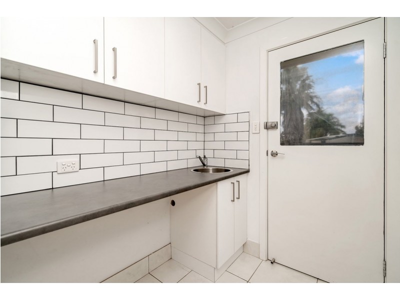 7 Nandina Avenue, Lake Albert NSW 2650